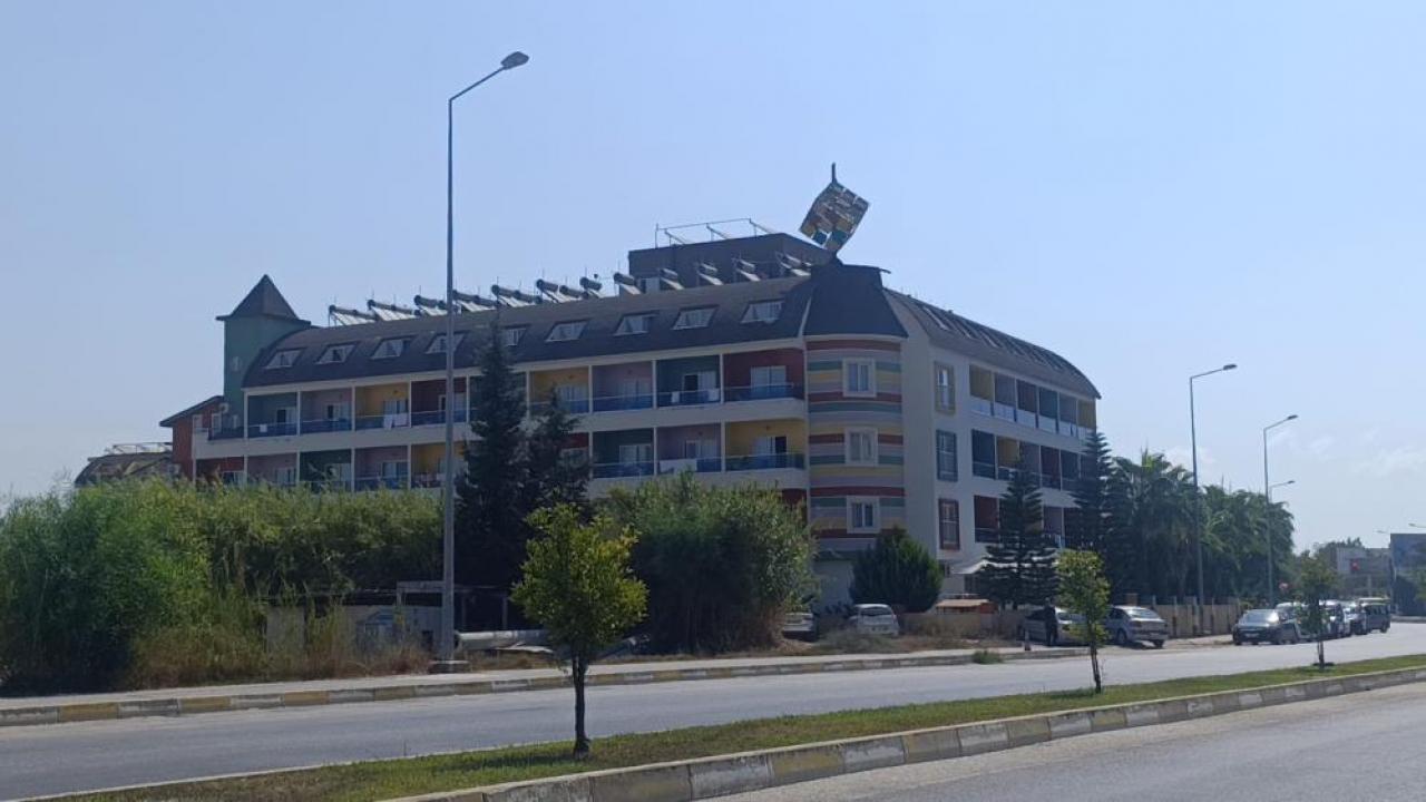 Manavgat'ta Maaş Krizi Tatilcileri ve Çalışanları Zor Durumda Bıraktı