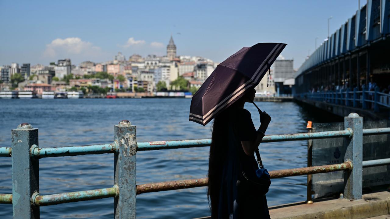 Meteoroloji'den Kavurucu Sıcaklar ve Fırtına Uyarısı