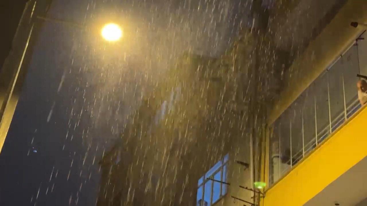 Meteoroloji'den Sağanak Yağış ve Fırtına Uyarısı