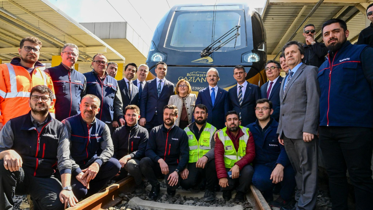 Milli Banliyö Tren Setinin İkinci Üretimi Tamamlandı