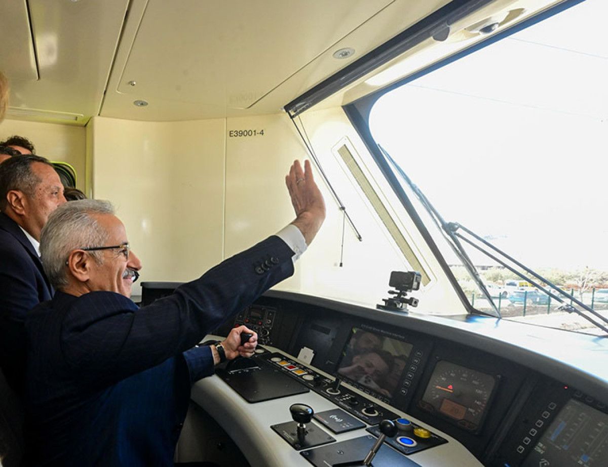 Milli Banliyö Tren Setinin İkinci Üretimi Tamamlandı