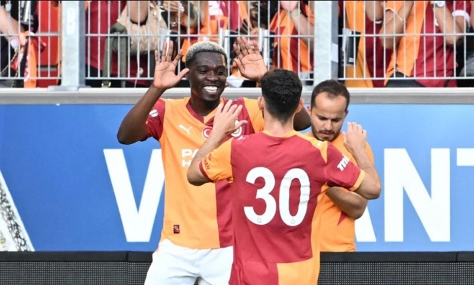Okan Buruk, Galatasaray'dan Ayrılacak Oyuncuyu Açıkladı