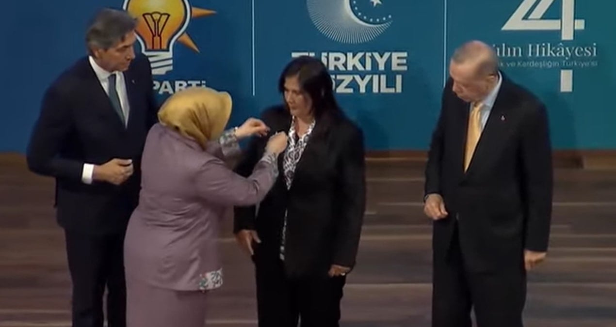 Özlem Çerçioğlu AKP'ye Katıldı, Erdoğan'dan Destek