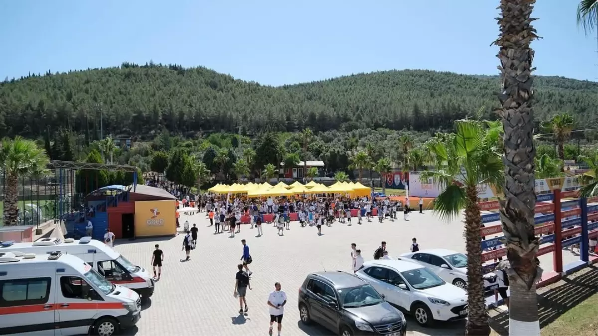 Türkiye'de Düzenlenen Uluslararası Futbolcu Seçmeleriyle Geleceğin Yıldızları Keşfediliyor