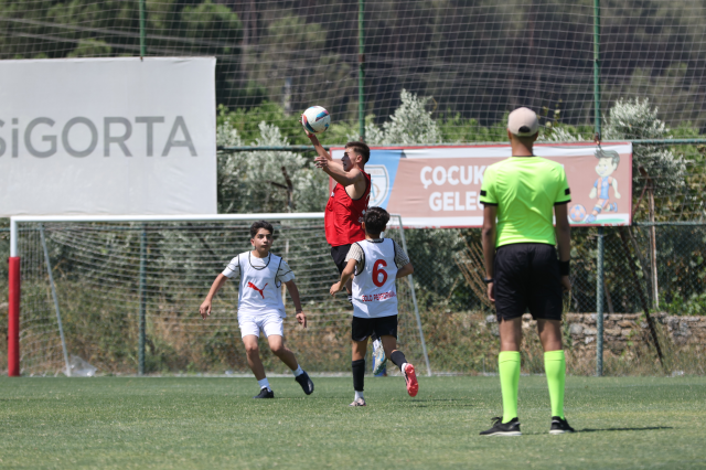 Türkiye'de Düzenlenen Uluslararası Futbolcu Seçmeleriyle Geleceğin Yıldızları Keşfediliyor