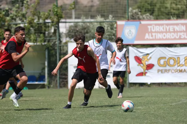 Türkiye'de Düzenlenen Uluslararası Futbolcu Seçmeleriyle Geleceğin Yıldızları Keşfediliyor