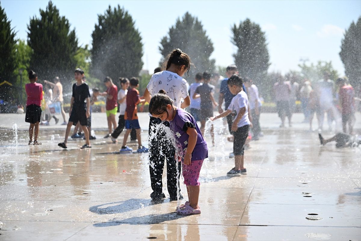 Türkiye'nin Sıcak Hava Dalgası: Gaziantep'ten Şanlıurfa'ya Termometreler 51 Dereceyi Gördü