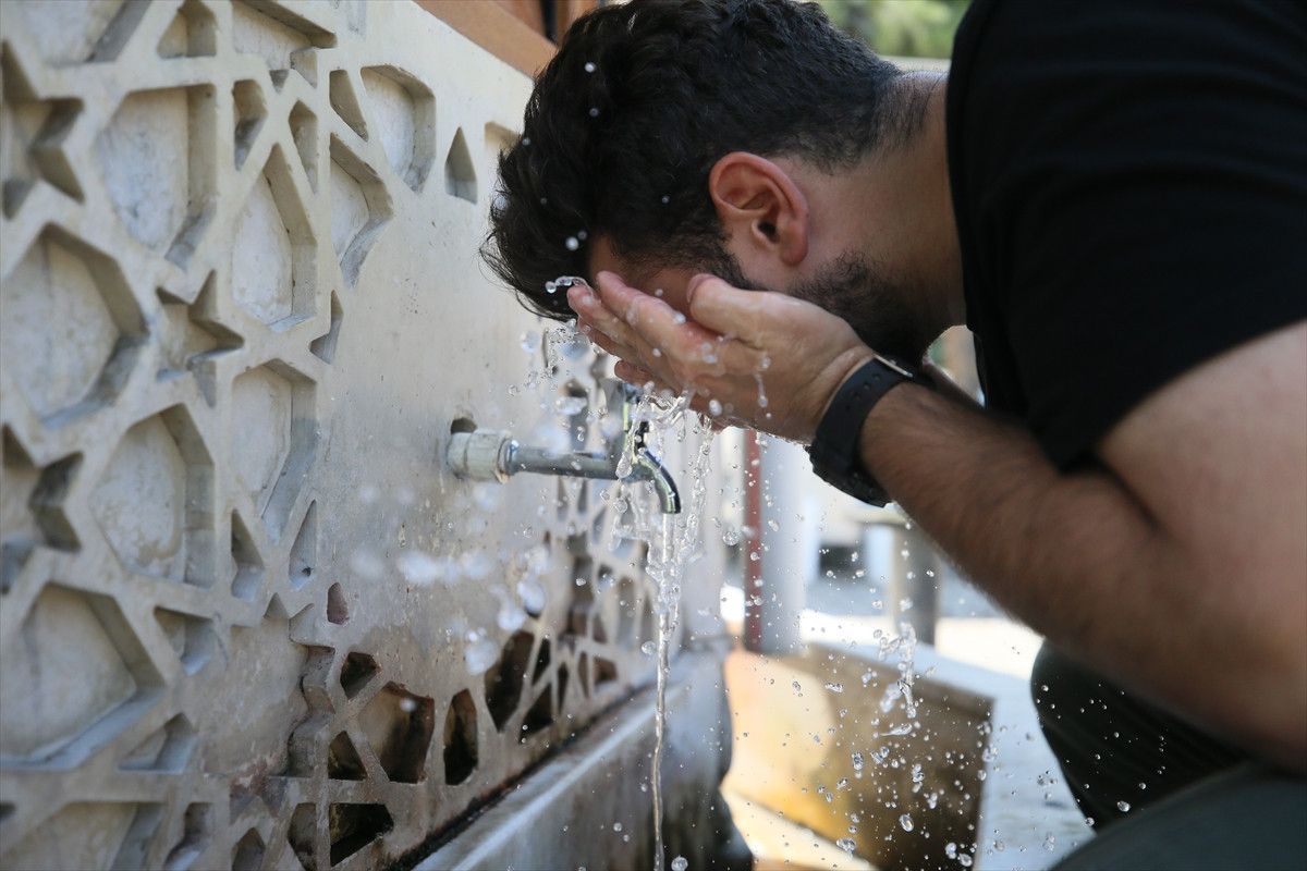 Türkiye'nin Sıcak Hava Dalgası: Gaziantep'ten Şanlıurfa'ya Termometreler 51 Dereceyi Gördü