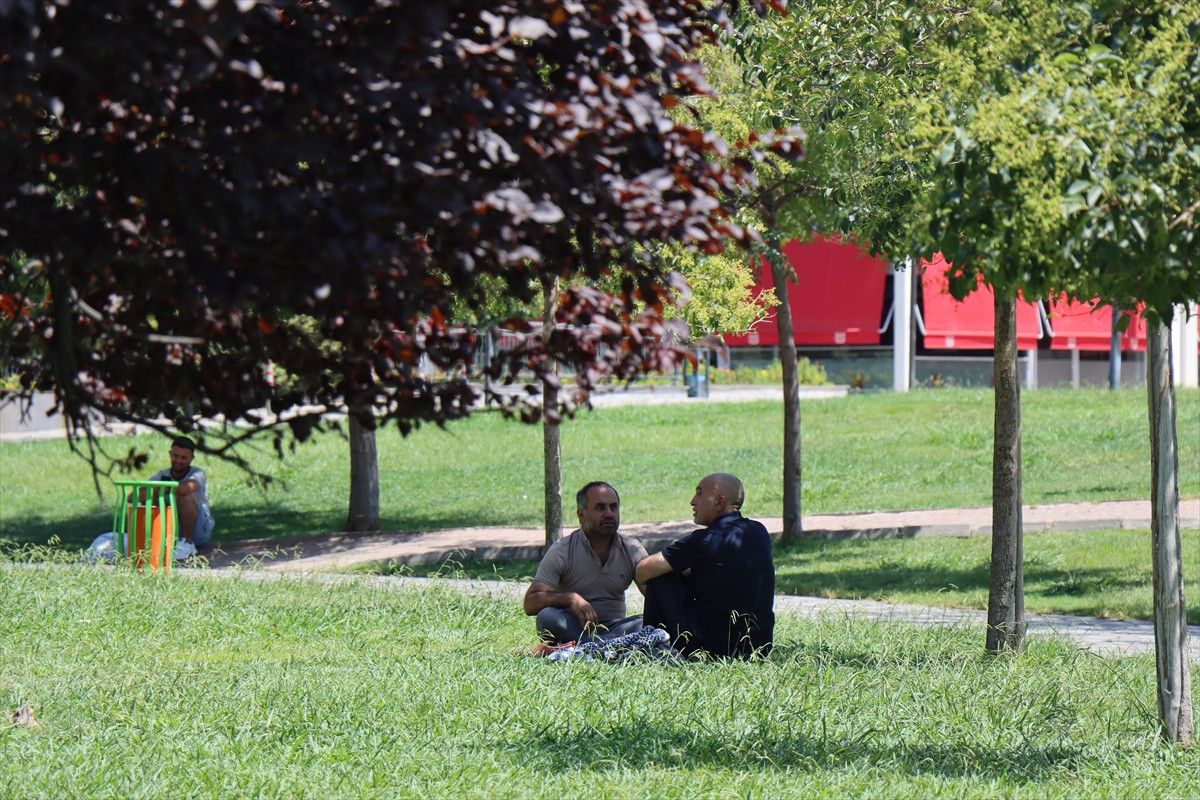 Türkiye'nin Sıcak Hava Dalgası: Gaziantep'ten Şanlıurfa'ya Termometreler 51 Dereceyi Gördü