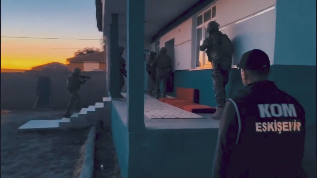 49 ilde tefecilere ve dolandırıcılara büyük operasyon! 115 şüpheli yakalandı