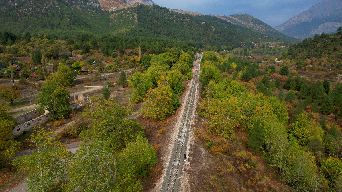 Adana Belemedik Tabiat Parkı: Sonbaharın Renk Cümbüşü ve Doğal Güzellikleriyle Yeni Gözde