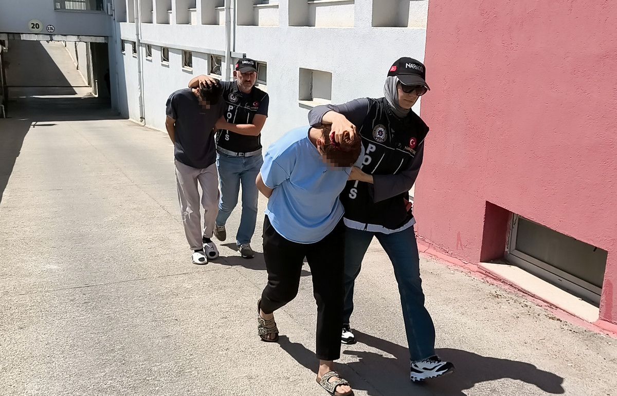 Adana'da Keşfedilen 5 Kilogram Esrarla Yakalanan Araç ve Şüpheliler Hakkında Gelişmeler