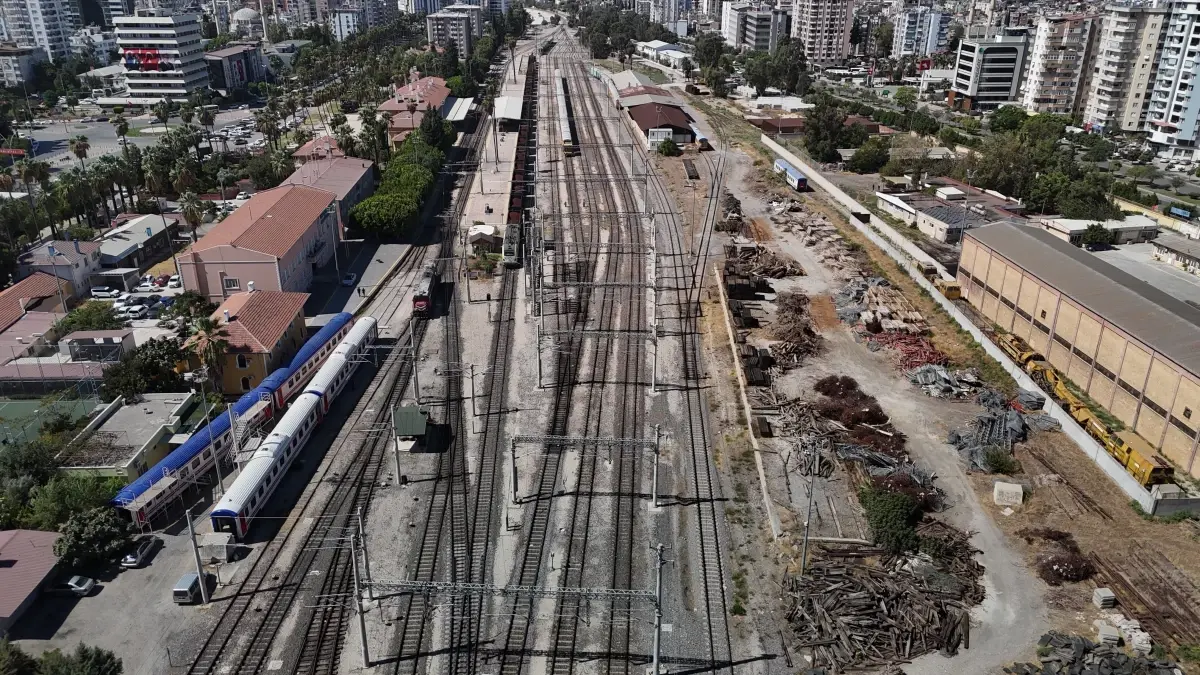 Kasım Gülek Köprüsü Yıkılıyor