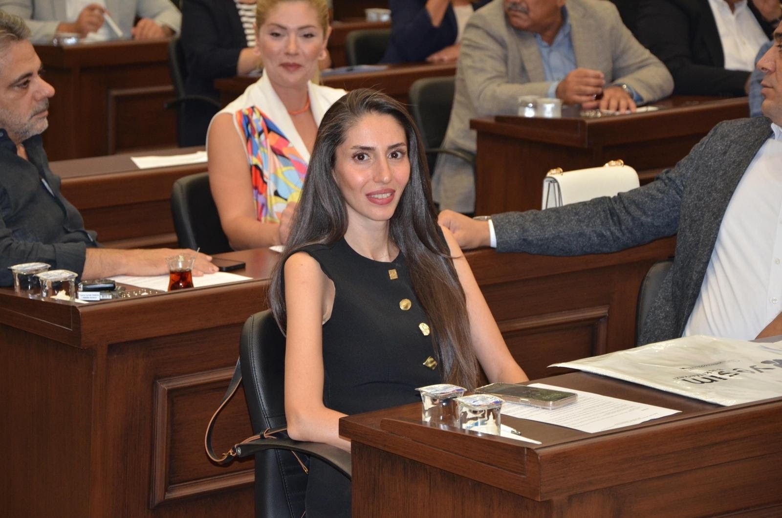 AKP'ye Geçen Şehitkamil Belediye Başkanı, CHP'li Temsilciyi Görevden Aldı