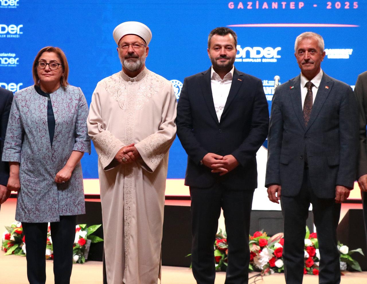 Ali Erbaş ve İmam Hatip Neslinin Başörtüsü Zulmüne Karşı Öncülüğü ve Ailede Kur’an Eğitiminin Önemi