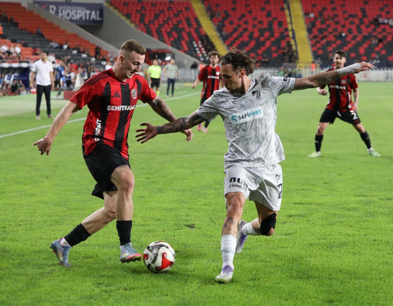 Burak Yılmaz’ın Gaziantep’i alev alev