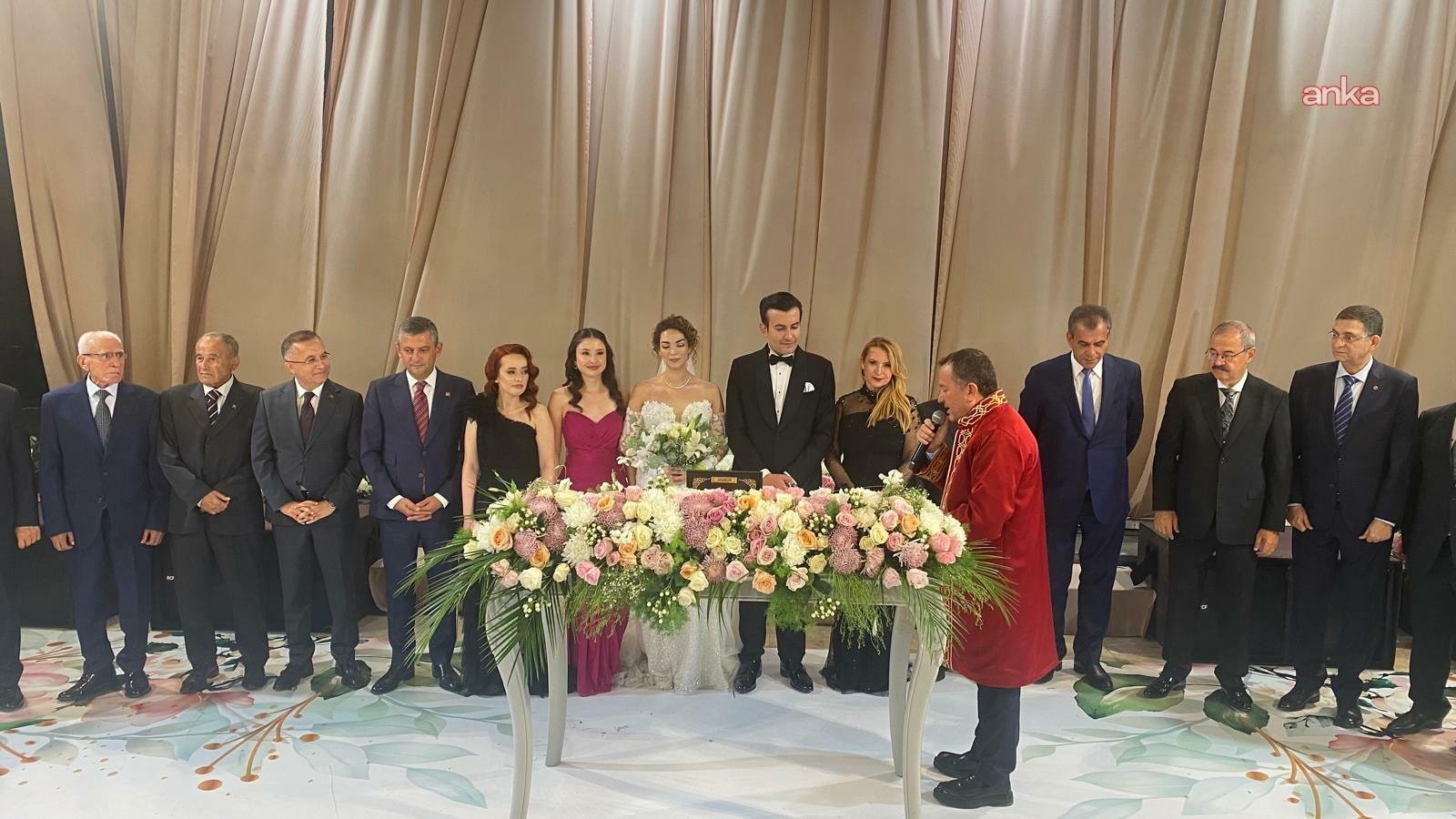 CHP Genel Başkanı Özgür Özel, Gaziantep Nizip'teki Özel Nikah Töreninde Genç Çiftin Şahitliğini Yaptı