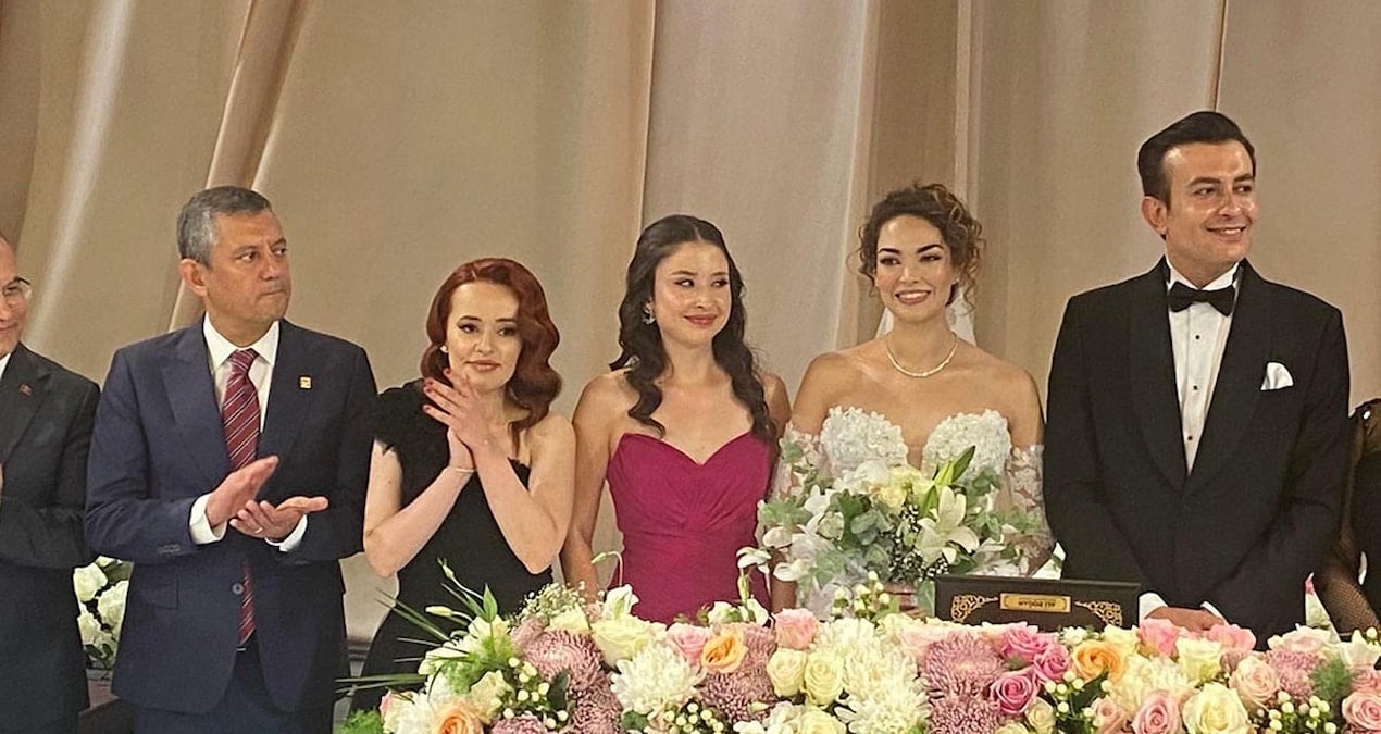 CHP Genel Başkanı Özgür Özel, Gaziantep Nizip'teki Özel Nikah Töreninde Genç Çiftin Şahitliğini Yaptı
