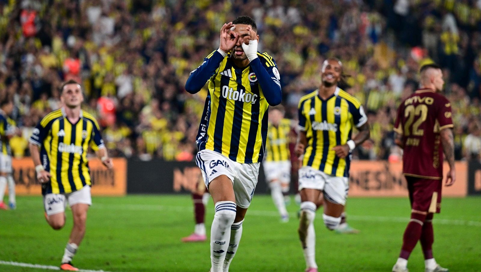 Fenerbahçe, Kadıköy'de Trabzonspor'u 1-0 Mağlup Etti: Süper Lig 5. Hafta Kritik Karşılaşması