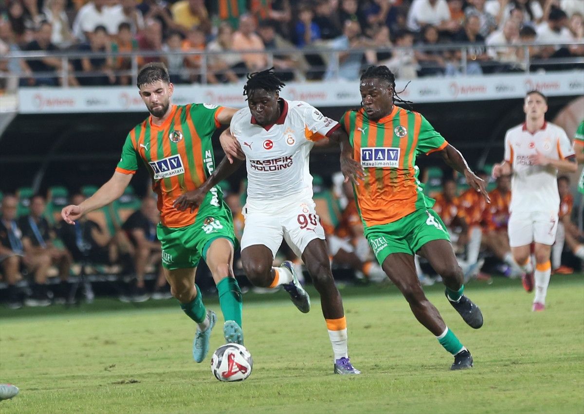 Galatasaray, Süper Lig'de deplasmanda kalesini gole kapadı