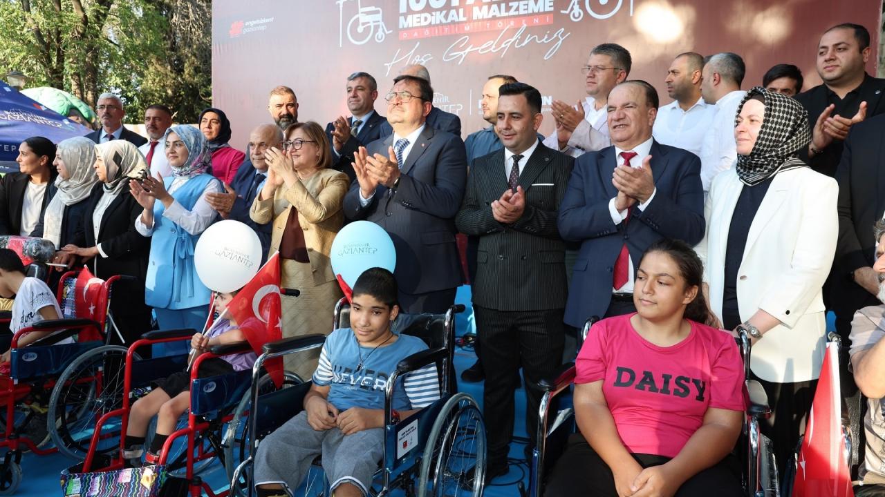 Gaziantep Büyükşehir Belediyesi’nden Engelli Vatandaşlara 1001 Medikal Destek Dağıtıldı
