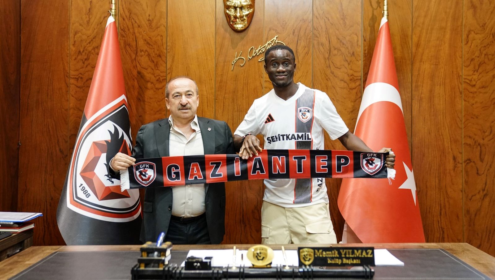 Gaziantep FK, Orta Saha Oyuncusu Drissa Camara ile 3 Yıllık Anlaşma İmzaladı