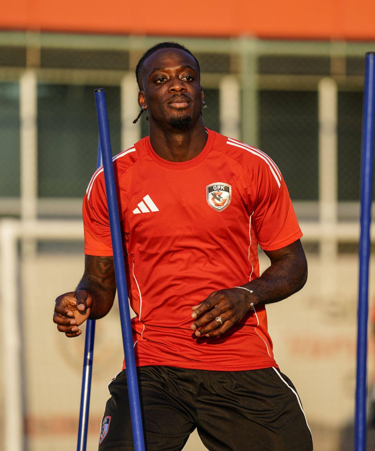 Gaziantep FK Stoperi Myenty Abena'dan Trabzonspor Maçı Öncesi Özgüven Dolu Açıklamalar