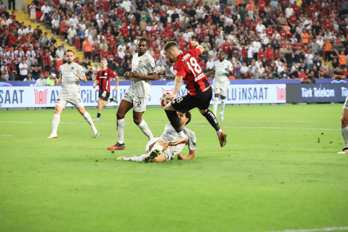 Gaziantep FK, Kocaelispor'u evinde yendi