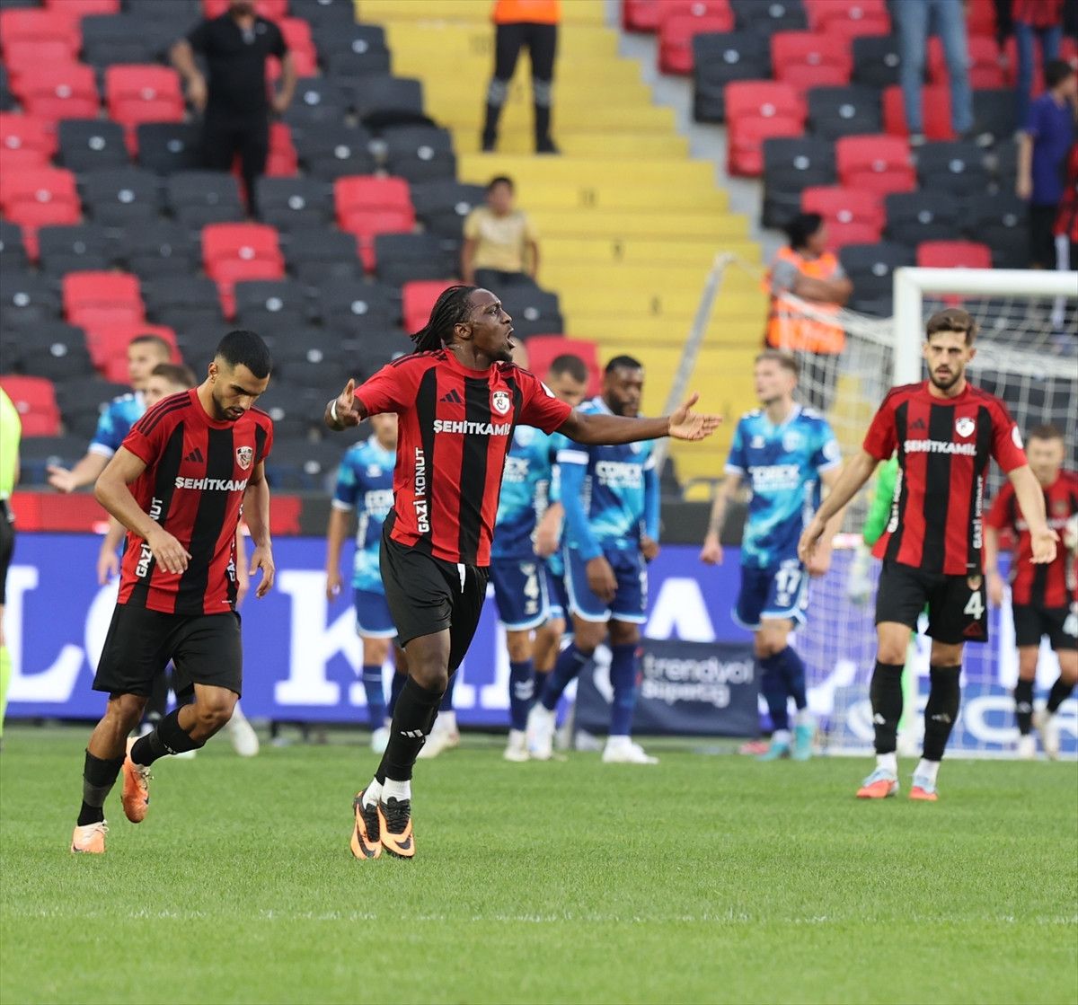 Gaziantep FK'nın Yenilmezlik Serisi 5 Maça Yükseldi