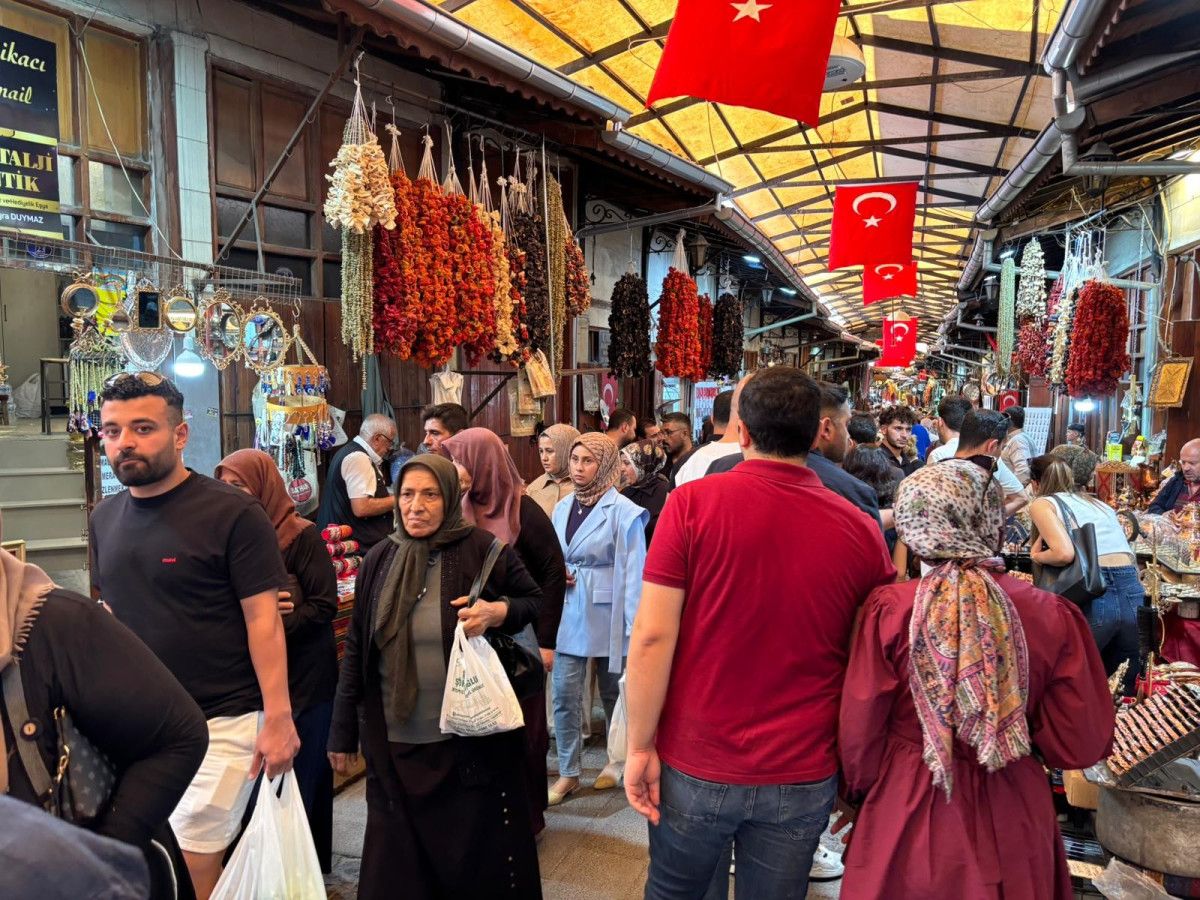 Gaziantep'in Tarihi Bakırcılar Çarşısı: 500 Yıllık El Sanatı ve Turistlerin Gözdesi