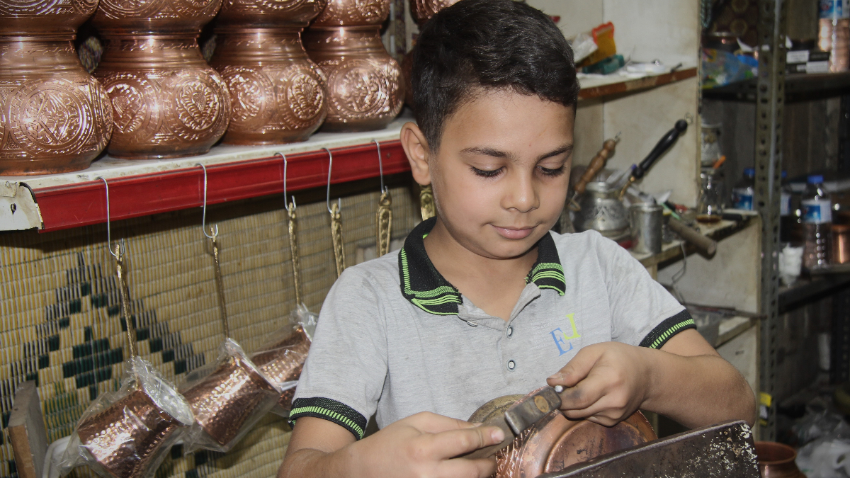 Gaziantep'in Tarihi Bakırcılar Çarşısında 10 Yaşındaki Bakır Ustası Yakup Can Bilici