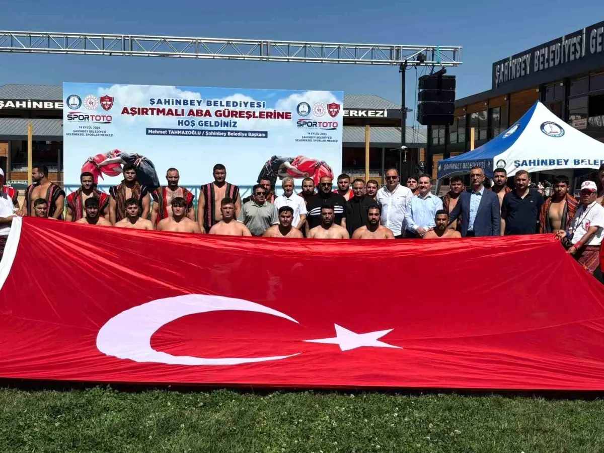 Gaziantep'te Başlayan Geleneksel Aşırtmalı Aba Güreşi Türkiye Şampiyonası'nda 505 Sporcu Mücadele Ediyor