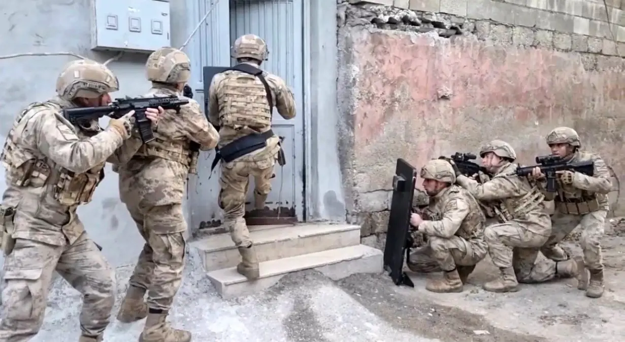 Gaziantep'te DEAŞ Üyesi 2 Terörist Şafak Operasyonuyla Yakalandı