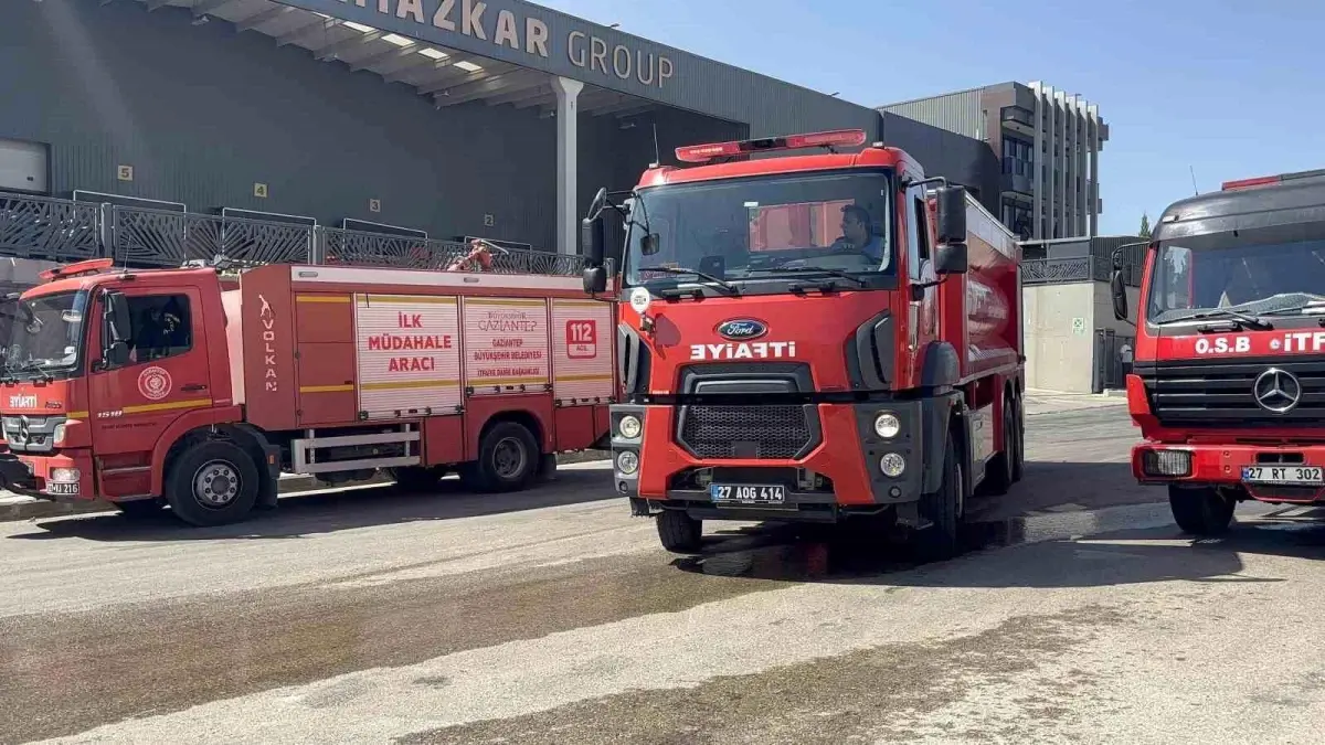 Gaziantep’te Fabrika Yangını: 2 Kişi Dumandan Etkilendi