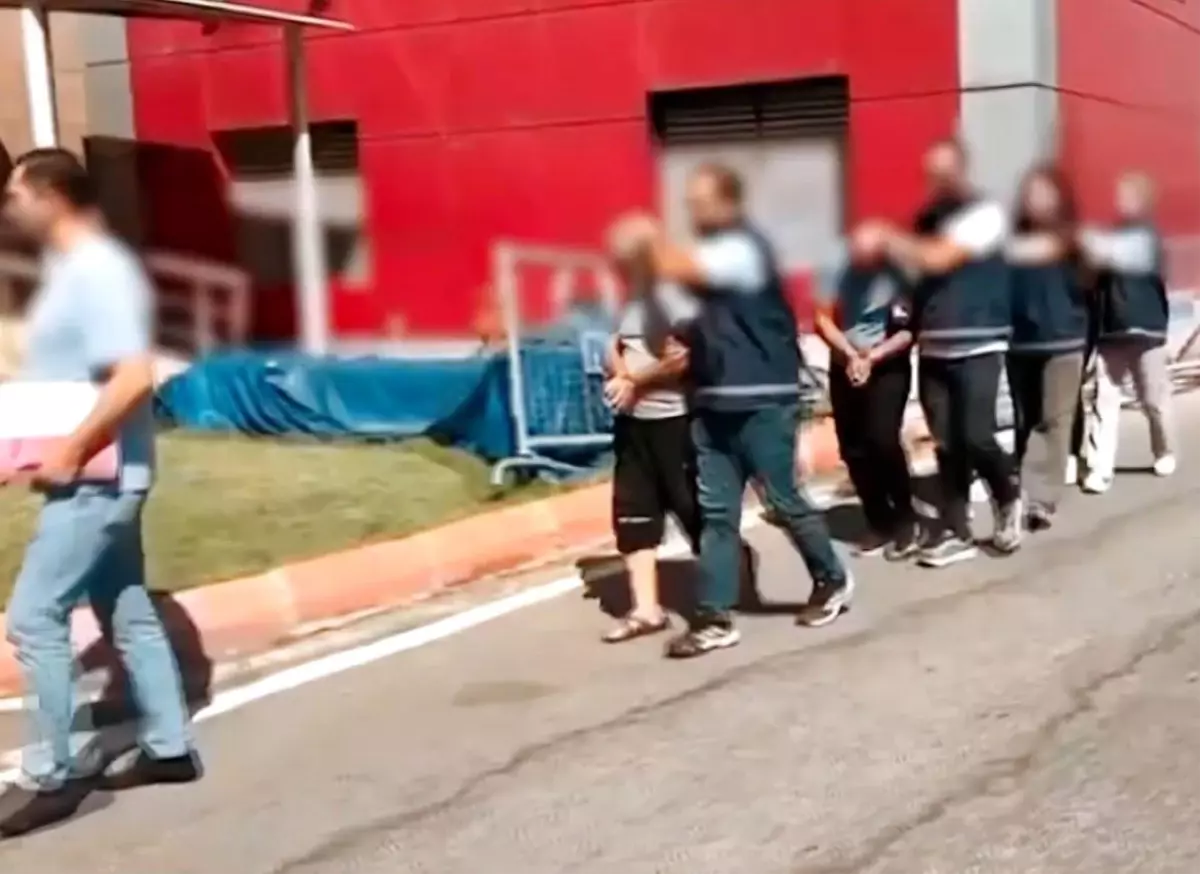 Gaziantep'te Fuhuş Operasyonu: Masaj Salonuna Düzenlenen Baskında 13 Gözaltı