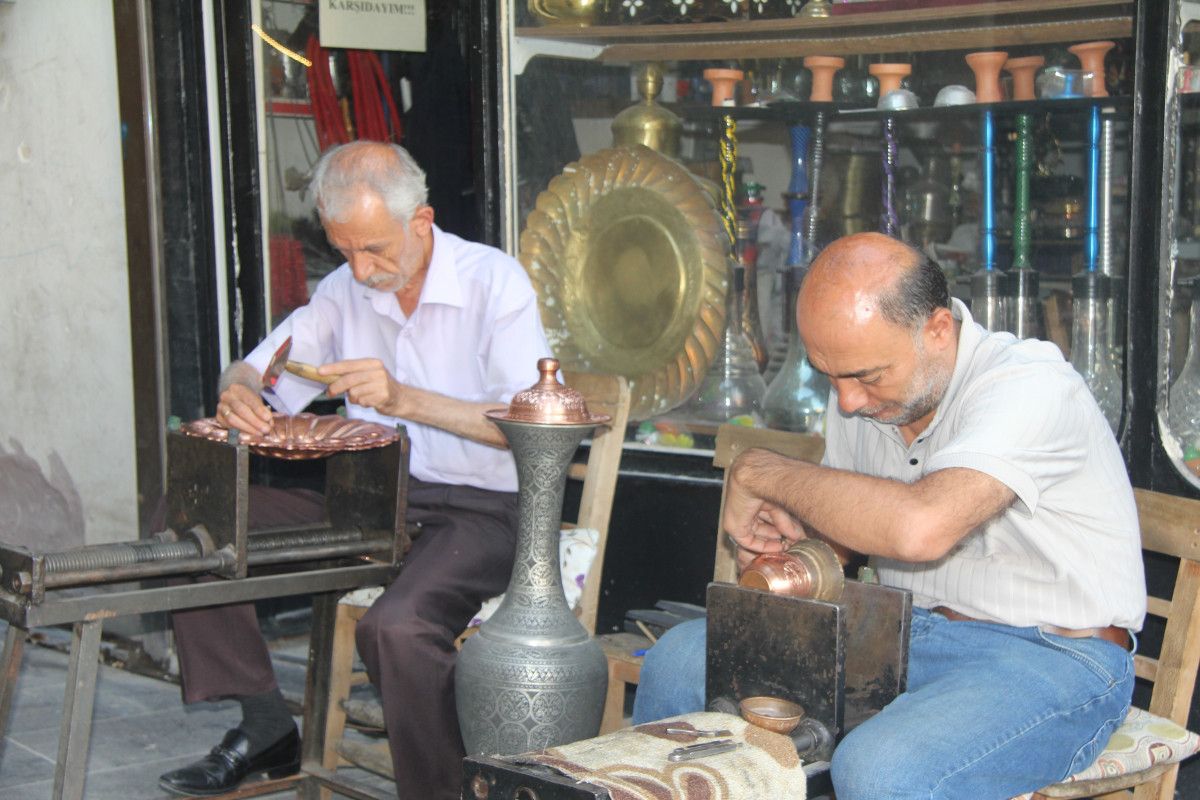 Gaziantep'te Geleneksel Bakırcılık Sanatını Yaşatan Ustalar: Recep ve Salman Hançerkıran
