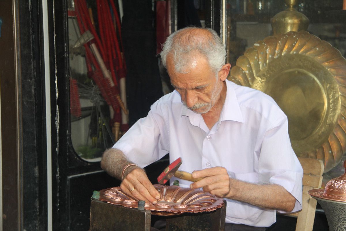 Gaziantep'te Geleneksel Bakırcılık Sanatını Yaşatan Ustalar: Recep ve Salman Hançerkıran