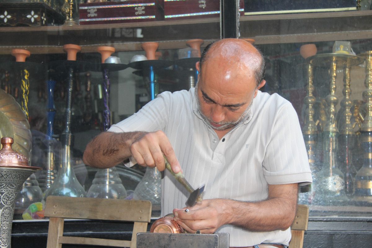 Gaziantep'te Geleneksel Bakırcılık Sanatını Yaşatan Ustalar: Recep ve Salman Hançerkıran