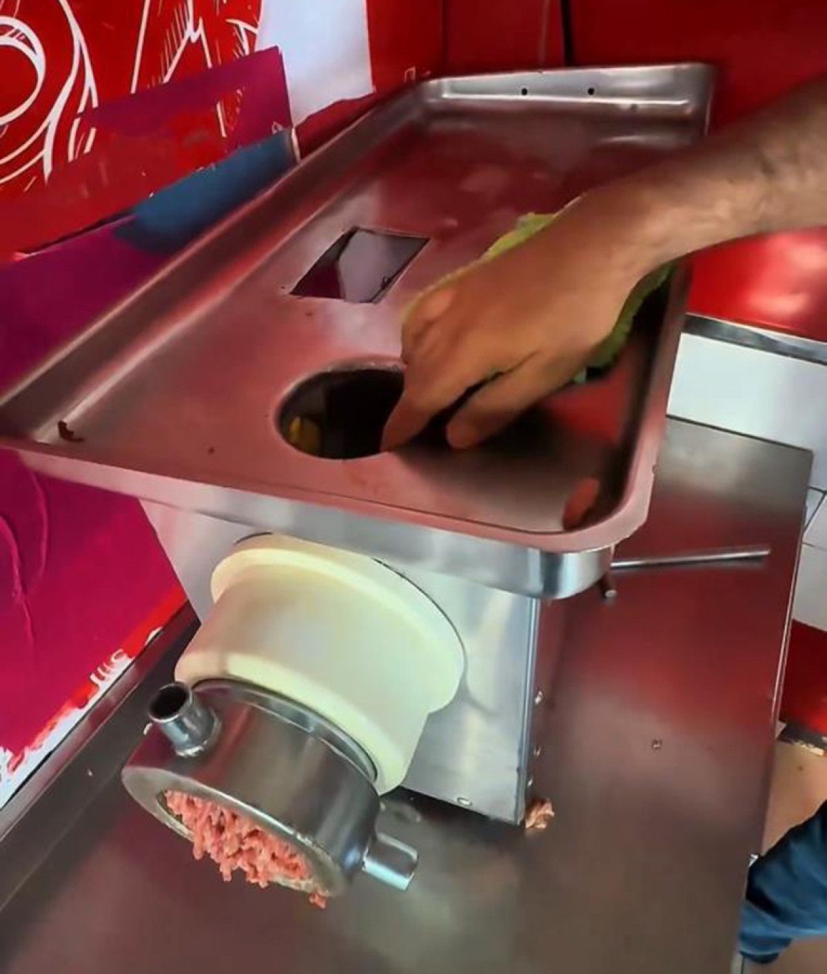 Gaziantep'te Hijyen Kurallarına Uymayan Kasaba Yönelik Sert Denetim ve Mühürleme Kararı