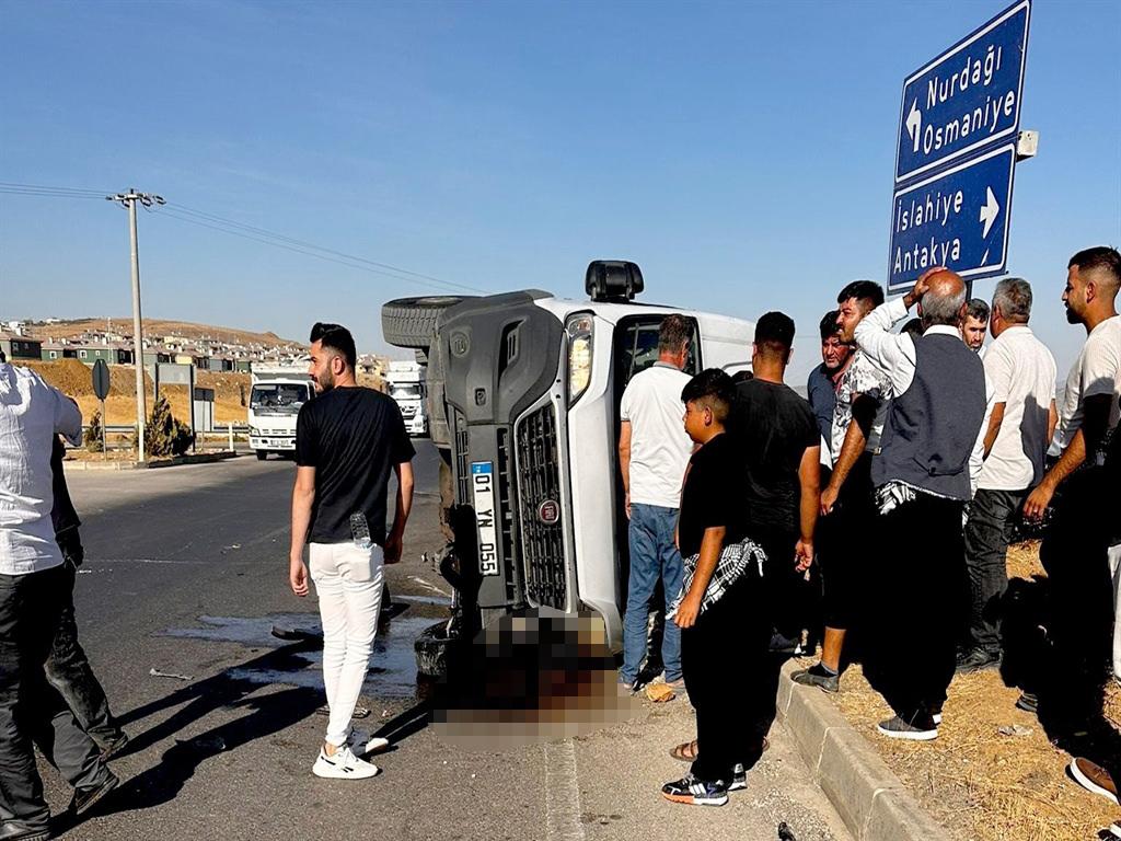 Gaziantep'te İslahiye-Nurdağı Yolunda Feci Kaza: 6 Kişi Yaralandı