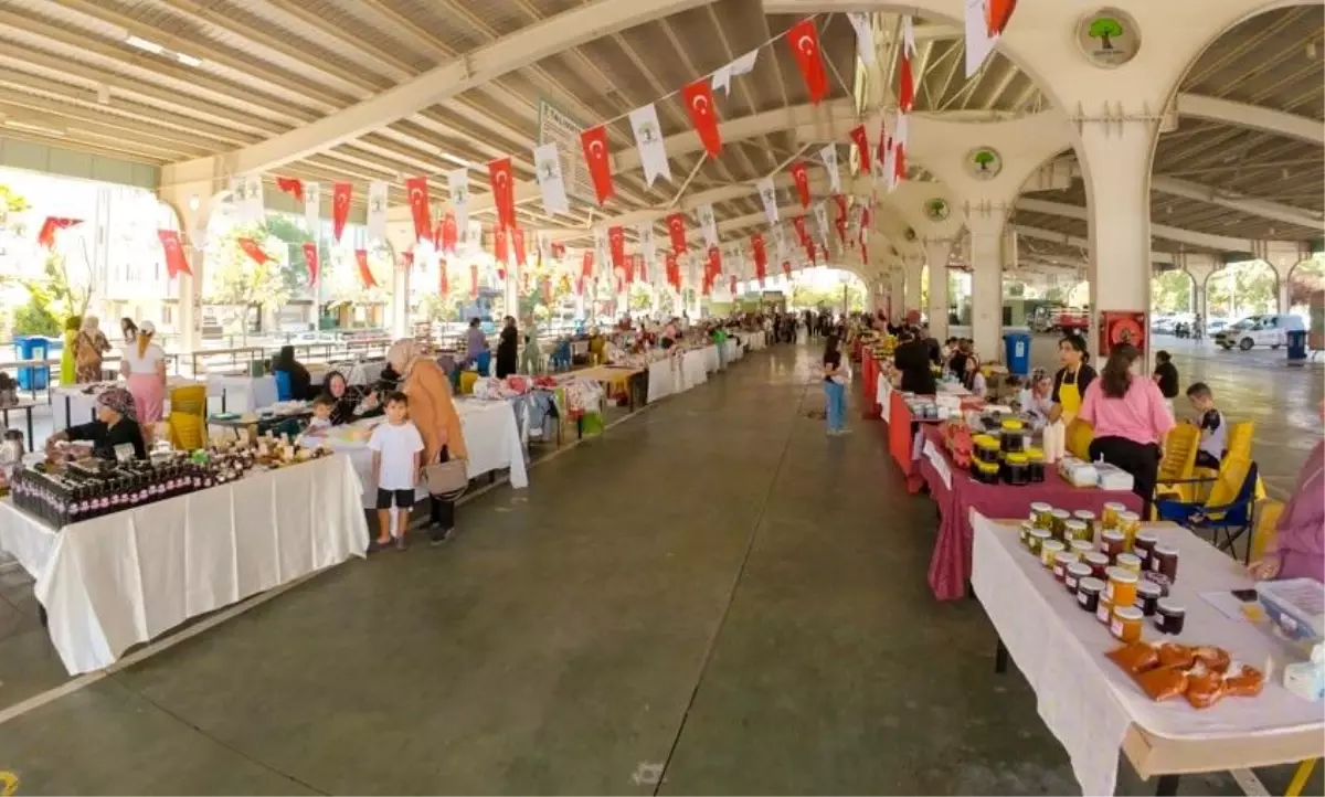 Gaziantep'te Kadınların Gücünü Yansıtan Üreten Kadınlar Çarşısı Hizmete Açıldı