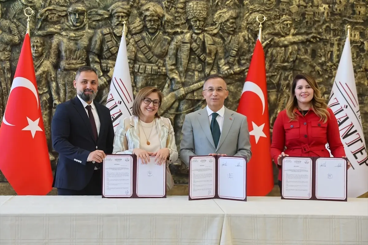 Gaziantep'te Maddi İmkânı Yetersiz Öğrencilere Lise ve Üniversite Sınav Desteği Protokolü İmzalandı