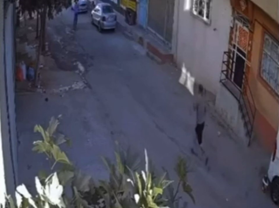 Gaziantep'te Mahallelinin Dikkati Sayesinde Güpegündüz Çocuk Kaçırma Girişimi Engellendi