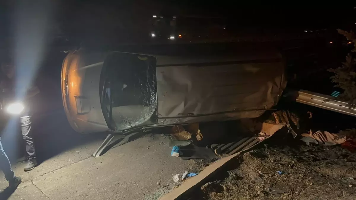 Gaziantep'te Minibüs Kazasında 2 Kişi Öldü, 8 Yaralı