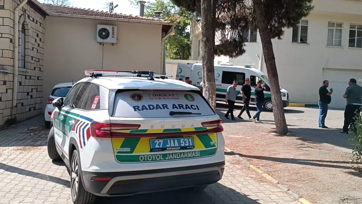 Gaziantep'te Otomobilin TIR'a Çarpması Sonucu Avukat Mehmet Ayaz Yaşamını Yitirdi