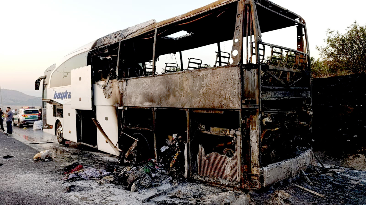 Gaziantep'te Seyir Halindeyken Alev Alan Yolcu Otobüsü Korku Dolu Anlar Yaşattı