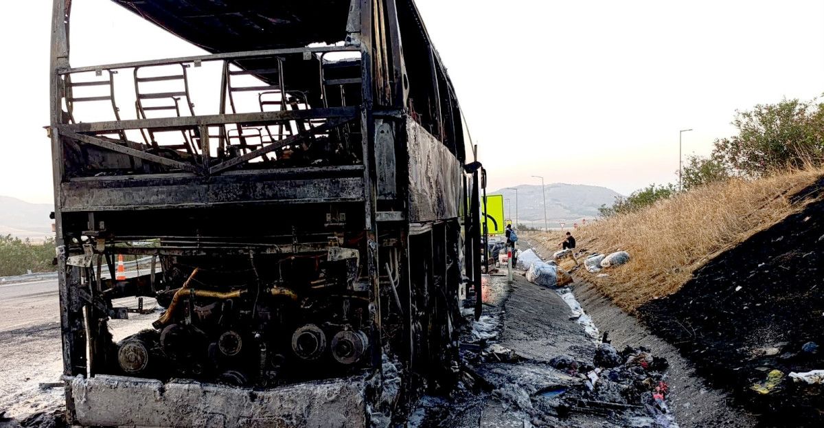 Gaziantep'te Seyir Halindeyken Alev Alan Yolcu Otobüsü Korku Dolu Anlar Yaşattı