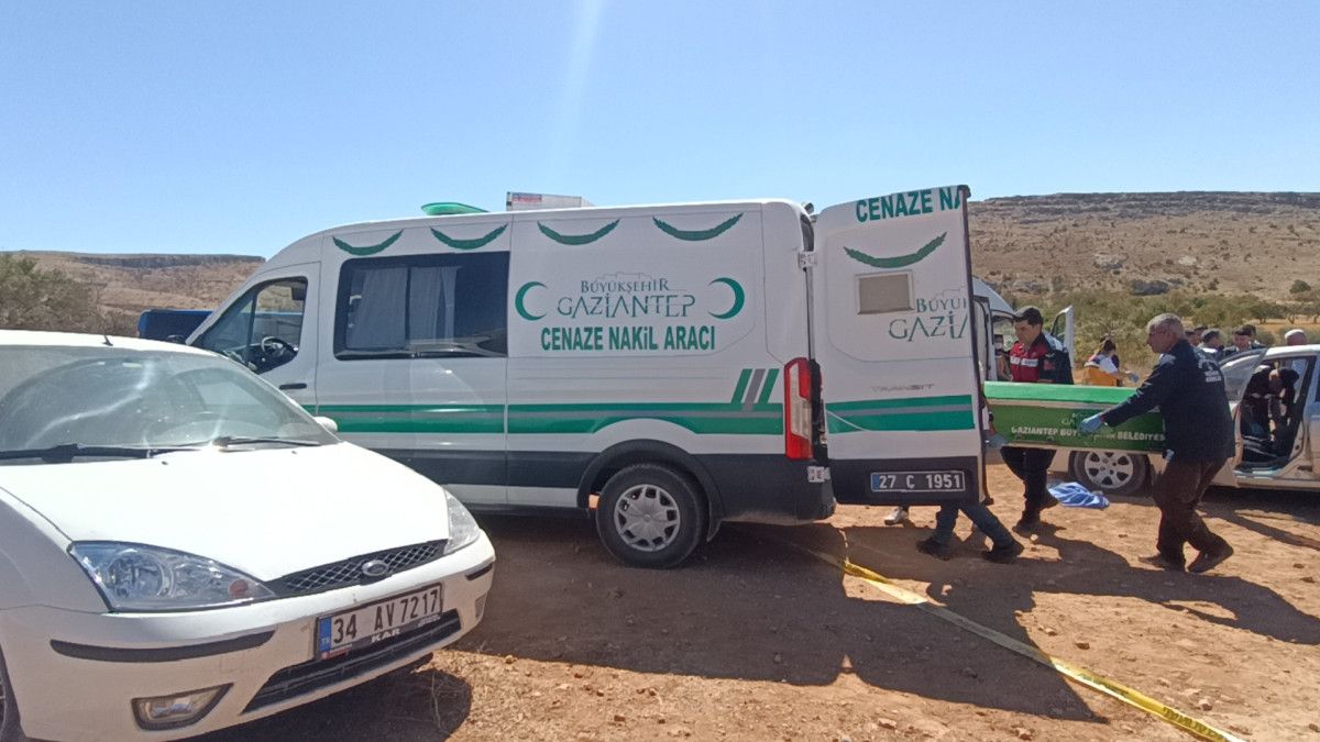 Gaziantep'te Tarım Müdürlüğü Personeli Aracında Kalbinden Bıçaklanmış Olarak Ölü Bulundu