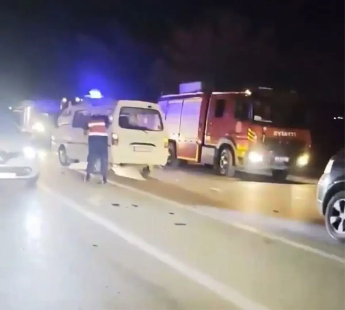 Gaziantep'te Trafik Kazası: 1 Kişi Hayatını Kaybetti, 3 Kişi Ağır Yaralı