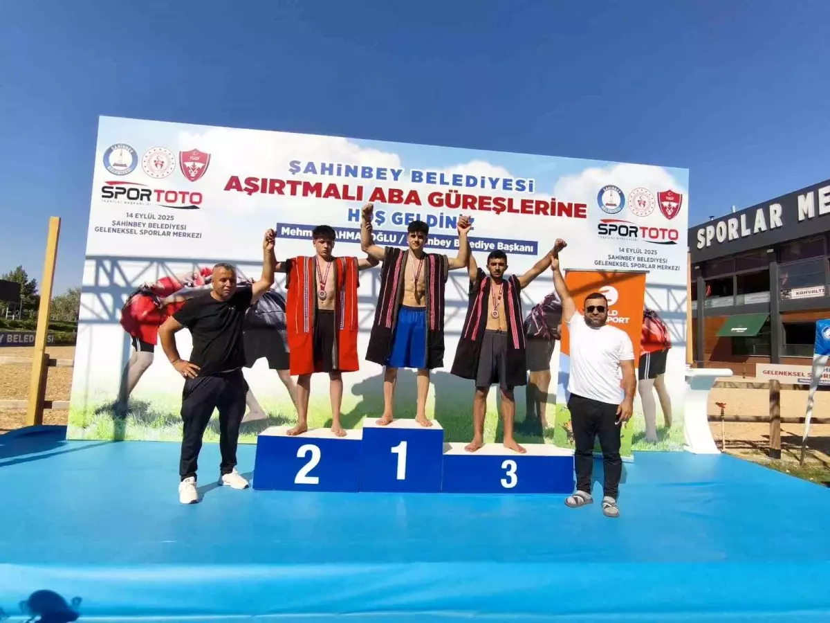 Hakkarili Sporcular Aba Güreşinde Başarı Elde Etti